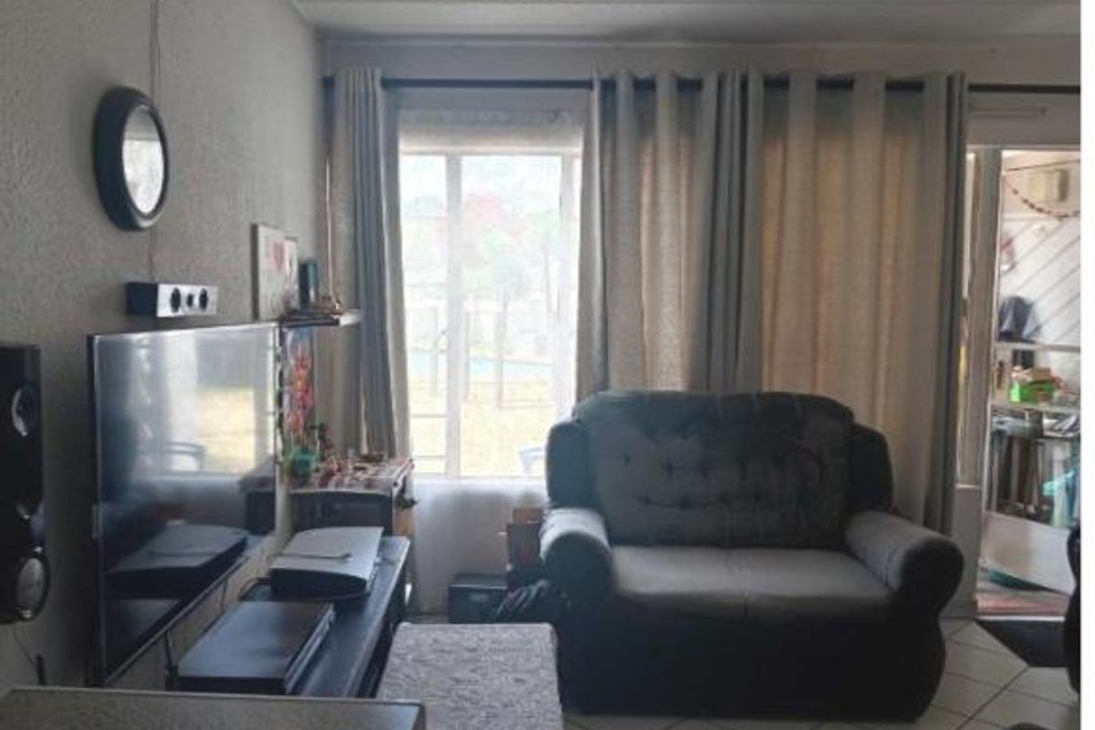 3-Bedroom Ground Unit In Secure Complex - Photo 5