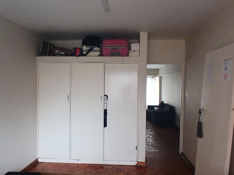 Durban Central Apartment with Panoramic City Views and Parking - Photo 9