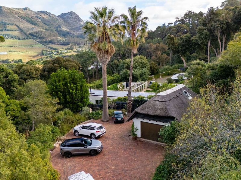 Character Heritage and Panoramic Views High Above Constantia! - Photo 5