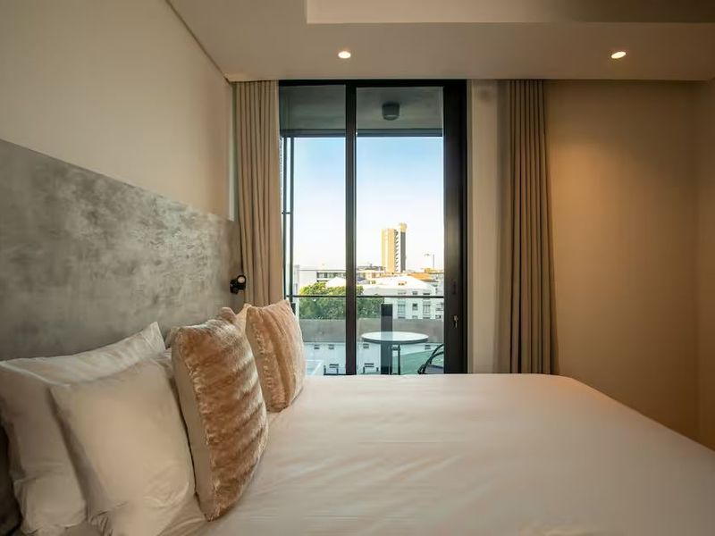 Stylish Apartment at Station House - Photo 6