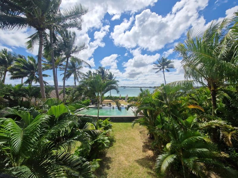 Elegant Sea Front Appartment in small secure estate - Photo 2