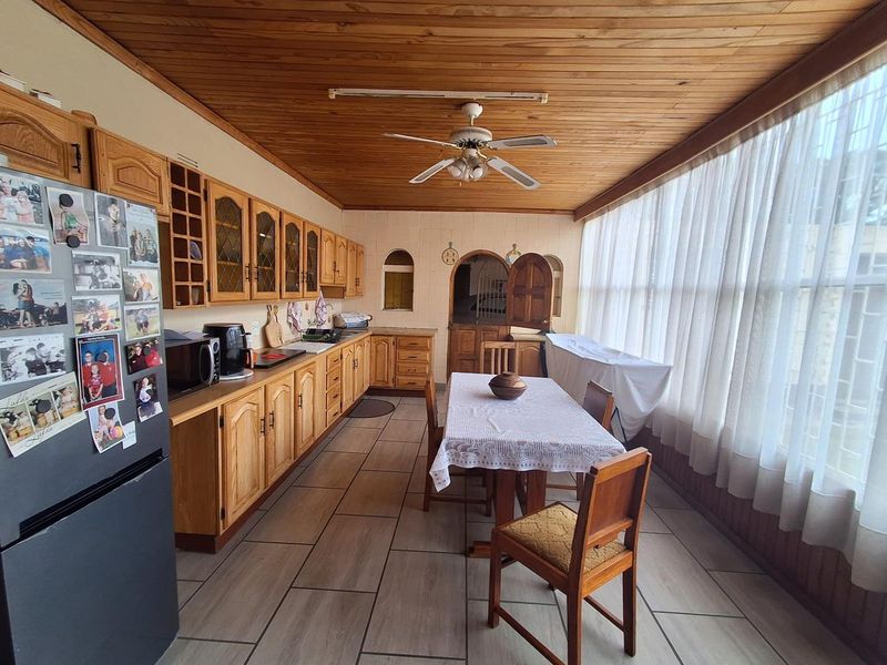 Prime 2.3-Hectare Smallholding with Excellent Business & Investment Potential - Photo 4