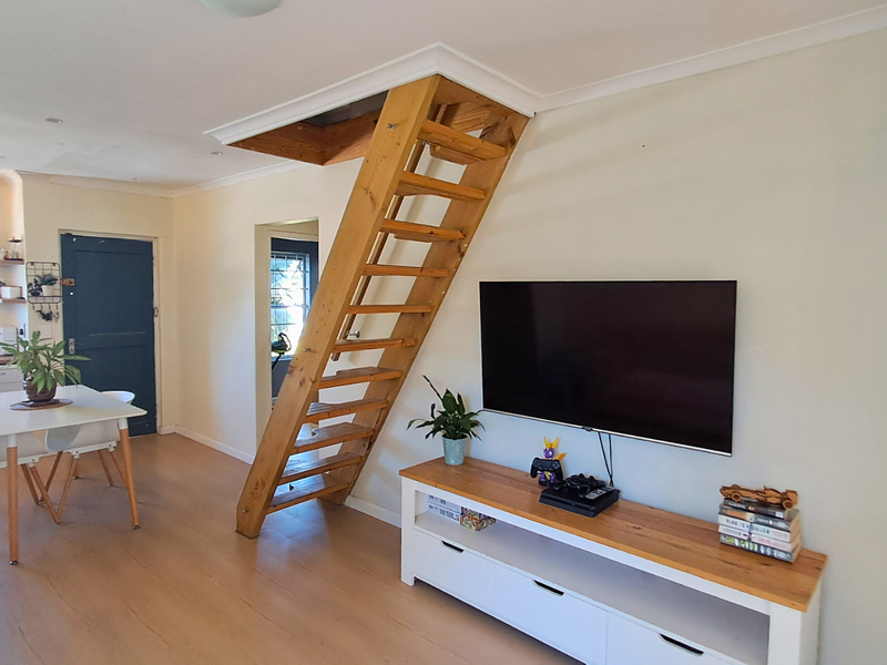 Neat 3 Bedroom Home With Pool in Brackenfell - Photo 7