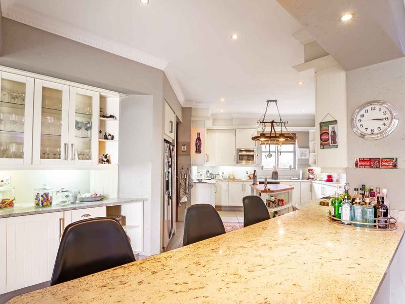 PERFECT HOME FOR THE AVID ENTERTAINER - Photo 9