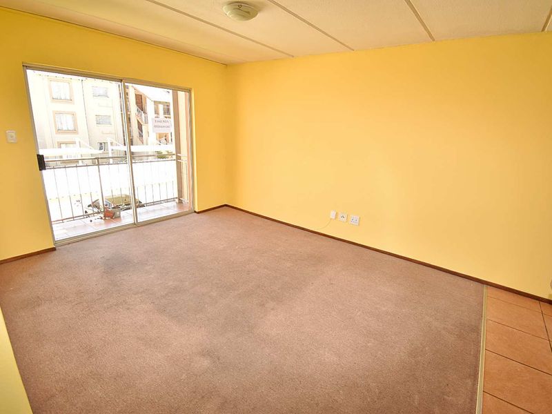 First Floor Apartment - Photo 3