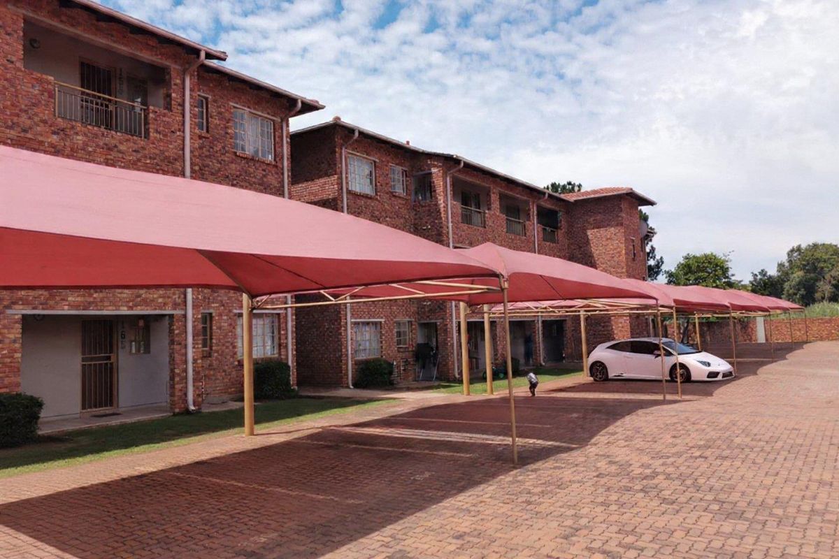 24 hour complex, 2 bedroom, 2nd floor, close to East Rand Mall! ideal first time buyers+investors! - Photo 2