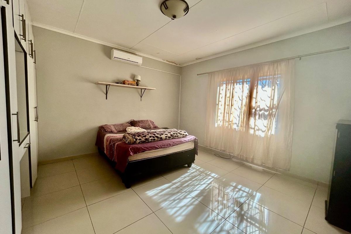 2-Bedroom House For Sale - Photo 4