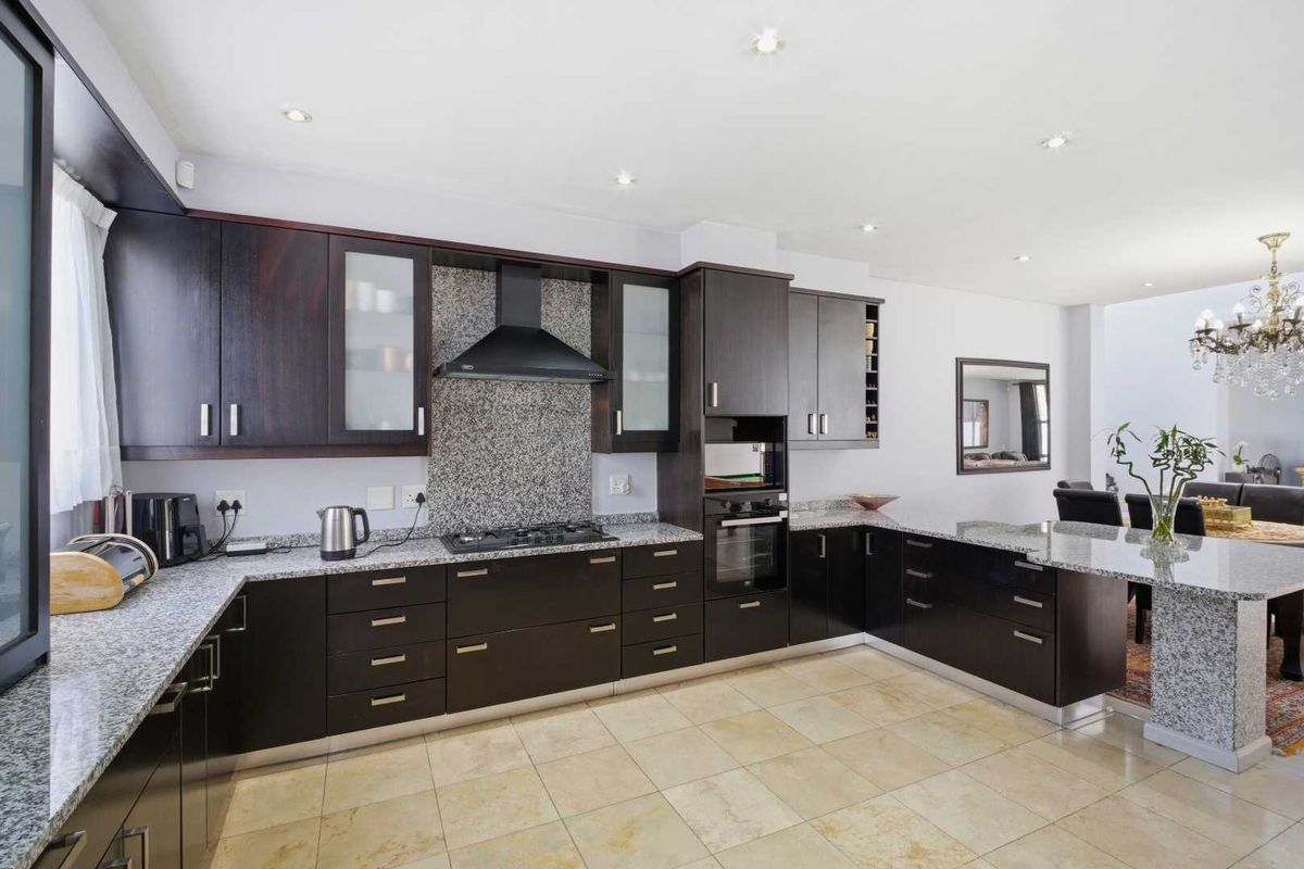 Secure Your Sanctuary: Exclusive Bryanston Home for Sale! - Photo 5