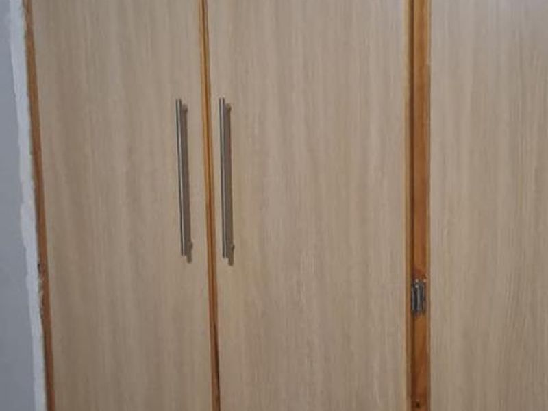 Comfortable 1-Bedroom Unit with En-Suite in Shared Grantham Park Home - Photo 2