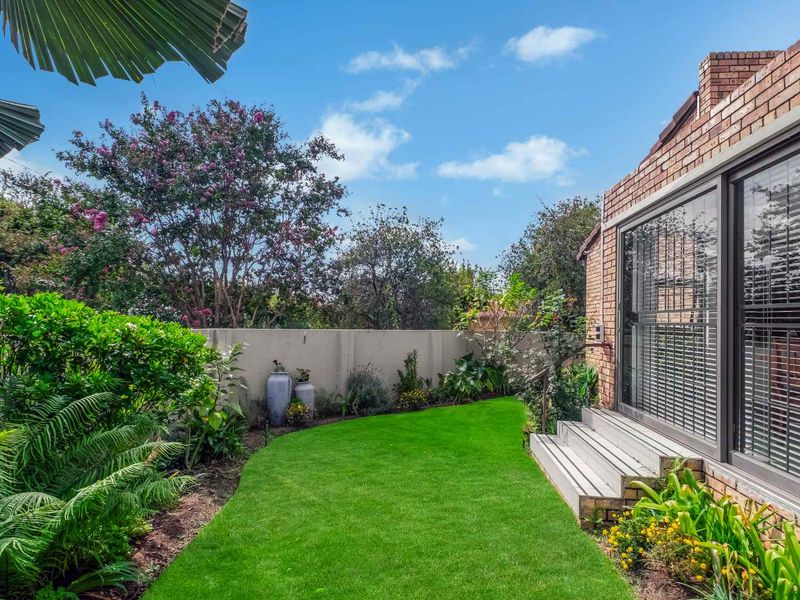 SINGLE-LEVEL LIVING IN A SECURE COMPLEX – THIS CAN BE YOUR NEXT HAPPY PLACE - Photo 7