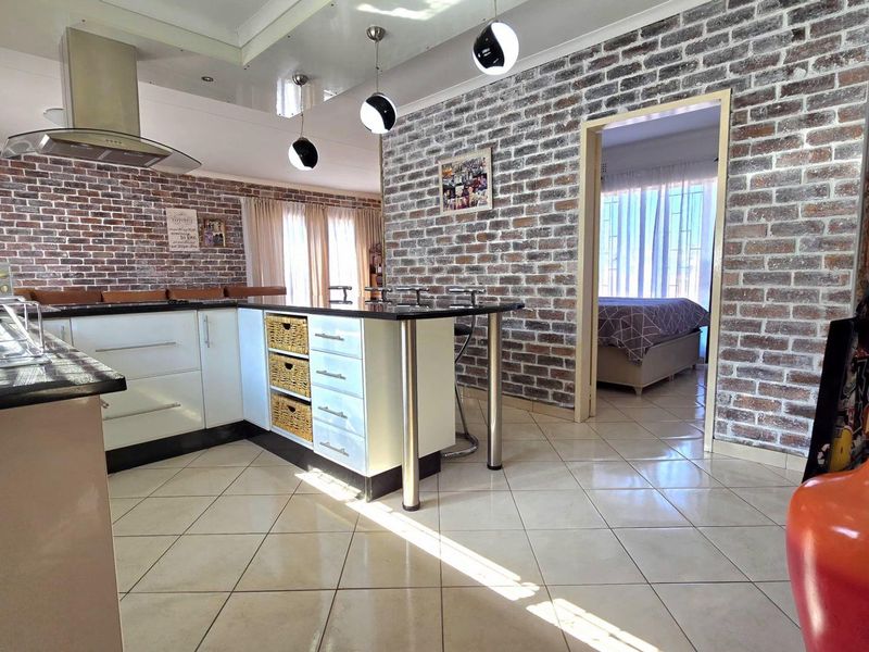 3 Bedroom House for sale in Oakdene - Photo 5