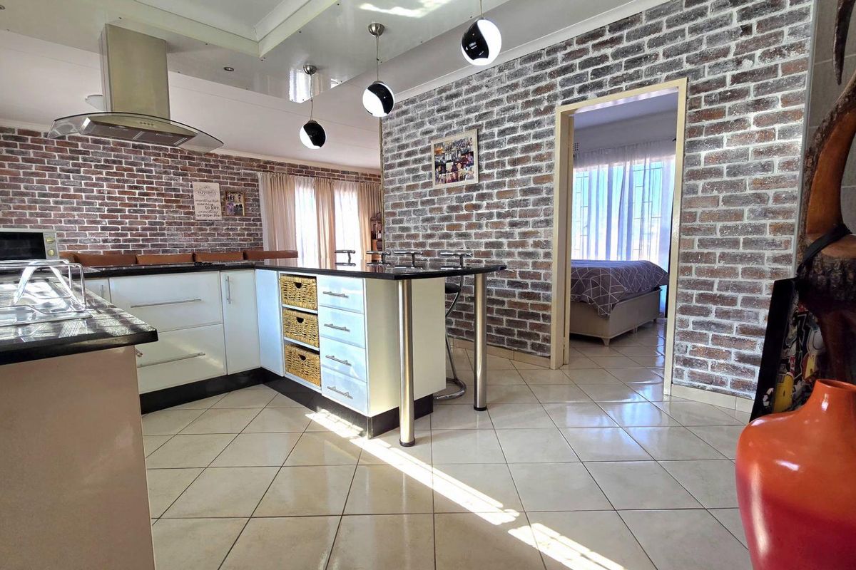 3 Bedroom House for sale in Oakdene - Photo 5