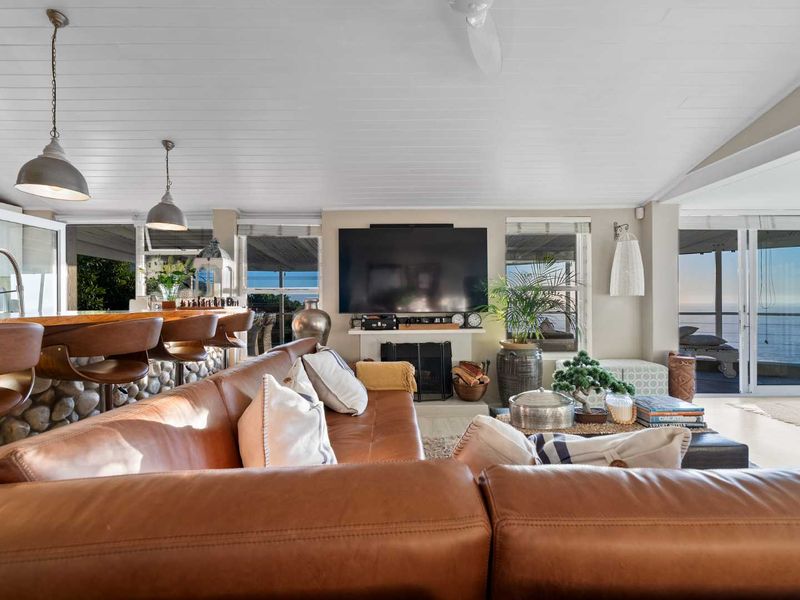 Ocean, Mountain, and Sunset Living at Its Best - Photo 8