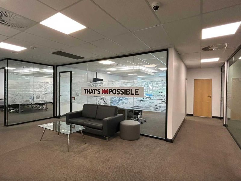 Premium 950m2 office space to let in Foreshore - Photo 6