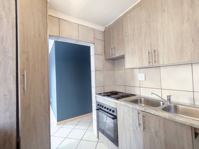 3 Bedroom House for Sale in  Cosmo City - Photo 6