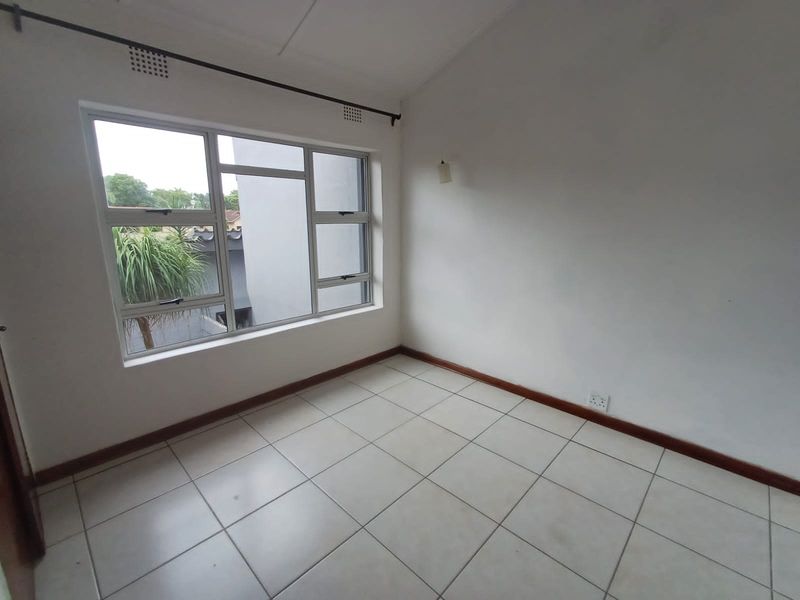 Welcome to your dream home! This 3-bedroom duplex is the perfect blend of style and comfort - Photo 10