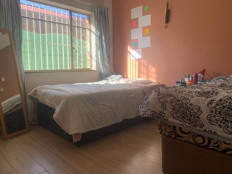 Charming 3-Bedroom House for Sale in Towerby, Johannesburg South - Photo 10