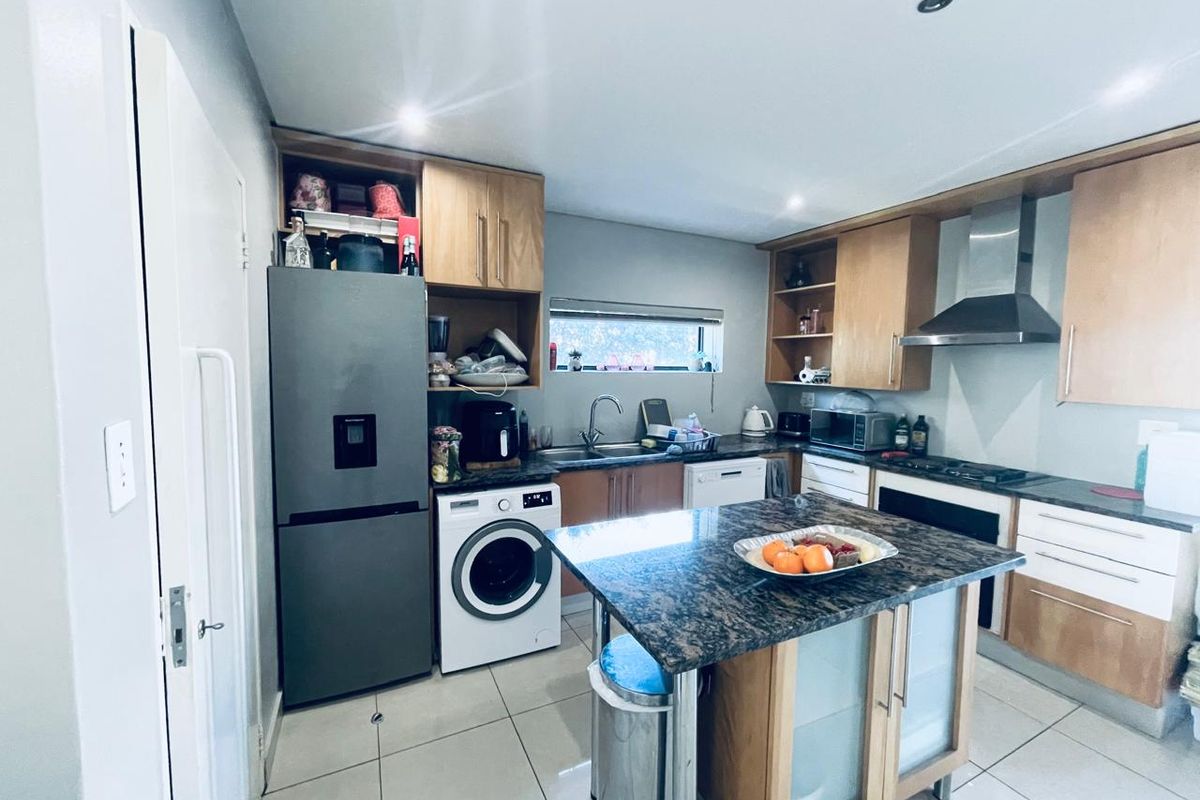2 Bed Unfurnished Apartment for Rent in Atholl Gardens - Photo 4
