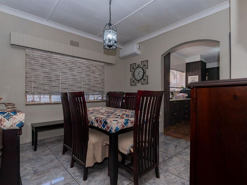 Your Dream Home Awaits! Spacious 3 Bedroom Family Home with a 2 Bedroom Flatlet in a Secure Boomed Area – Edleen - Photo 6