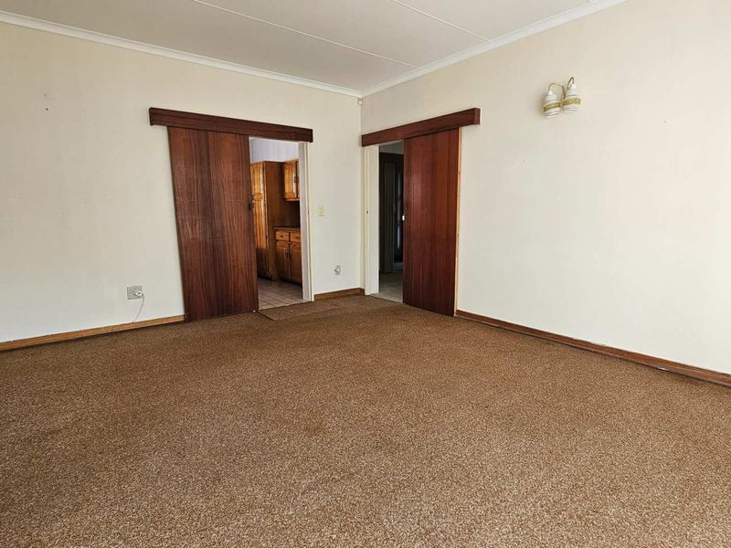 Huge House with Offices For Sale - Photo 9