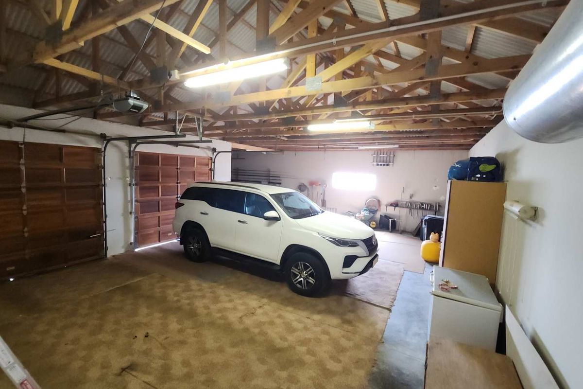 Exceptional beachfront house in Henties Bay, with unlimited and the most beautiful sunsets included in the price!!! - Photo 5