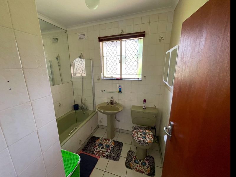 3 Bedroom home in Strathmore Park for sale - Photo 9