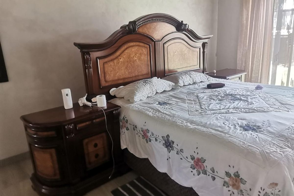 4 Bedroom House For Sale in Vanderbijlpark CE 4 - Photo 4