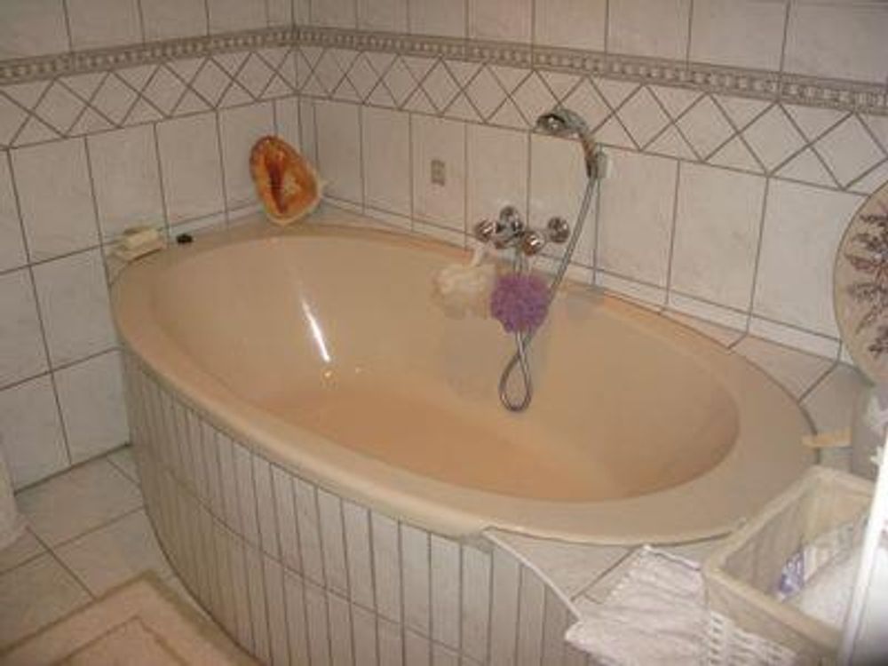 bedroom 3 en-suit bathroom 