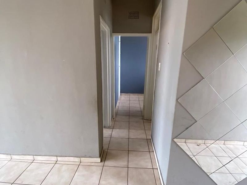 Cozy 2-bedroom spacious apartment for sale in Florida Lake - Photo 10