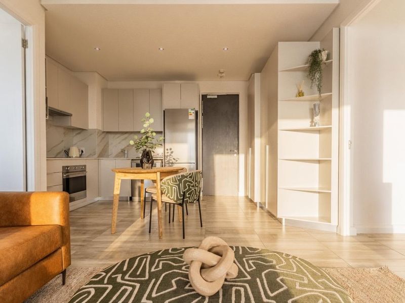 Fully Furnished 2-Bedroom Apartment | The Capital Trilogy | R45,000 pm - Photo 3