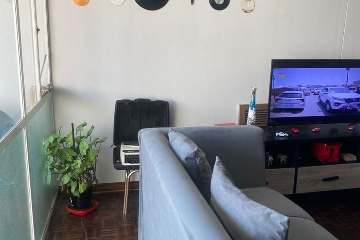 Charming 1.5 Bedroom Apartment – Ideal for First-Time Buyers or Investors! - Photo 3