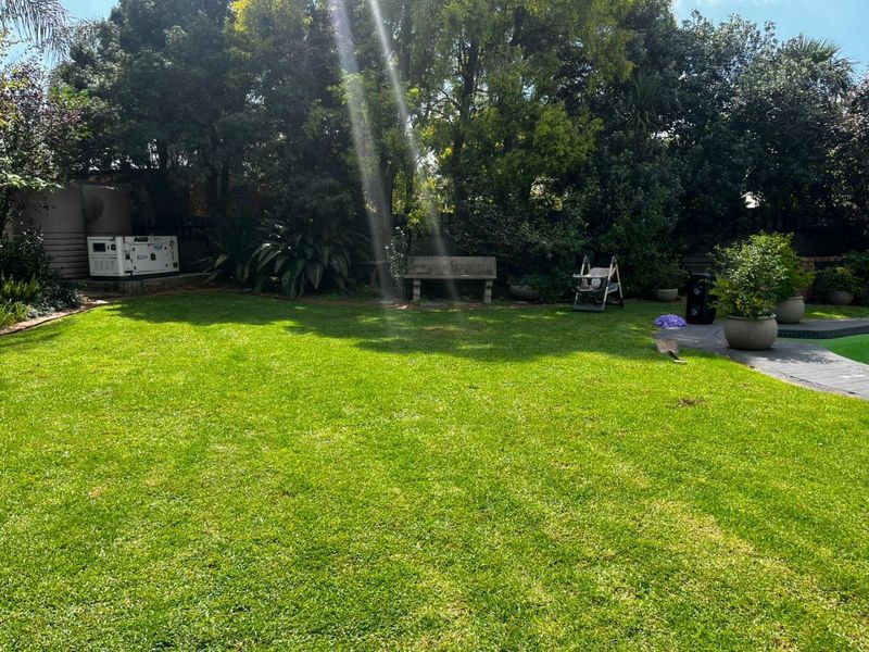 4 Bedroom family Home situated in the sought after area of farrarmere - Photo 3