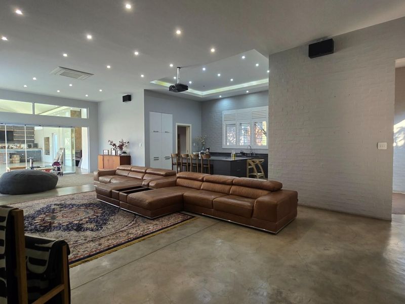 Architectural Elegance | A Bespoke Residence Designed for Modern Luxury - Photo 8