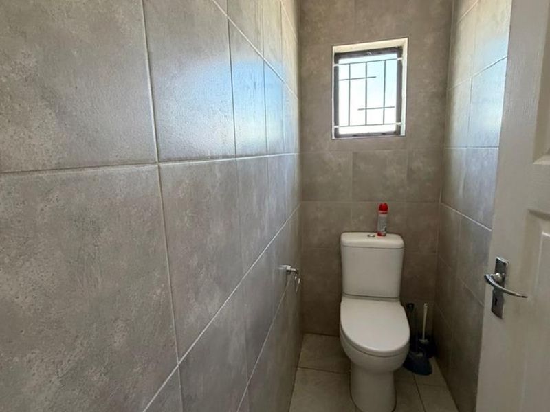 3 Bedroom House for Sale - Photo 8