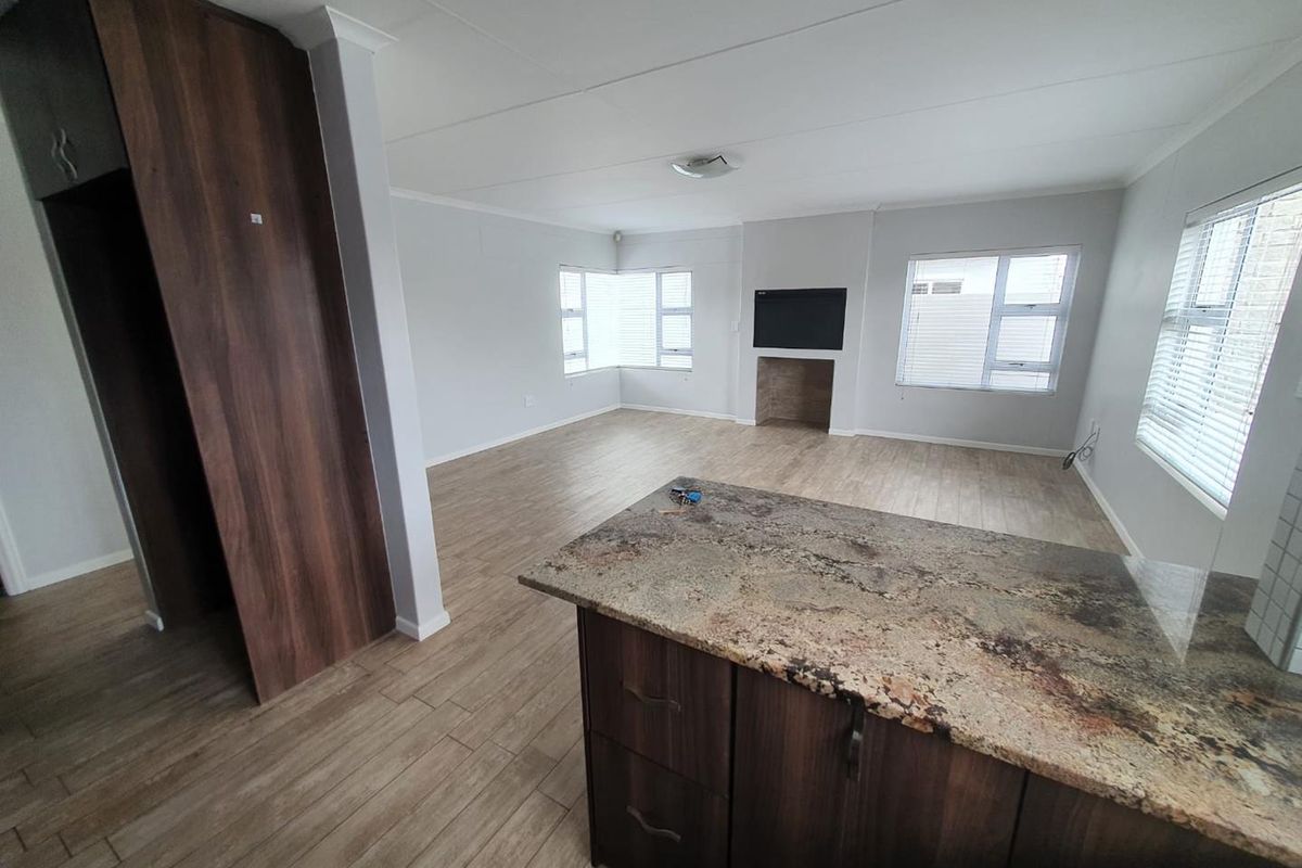 Perfect starter Home! - Photo 5