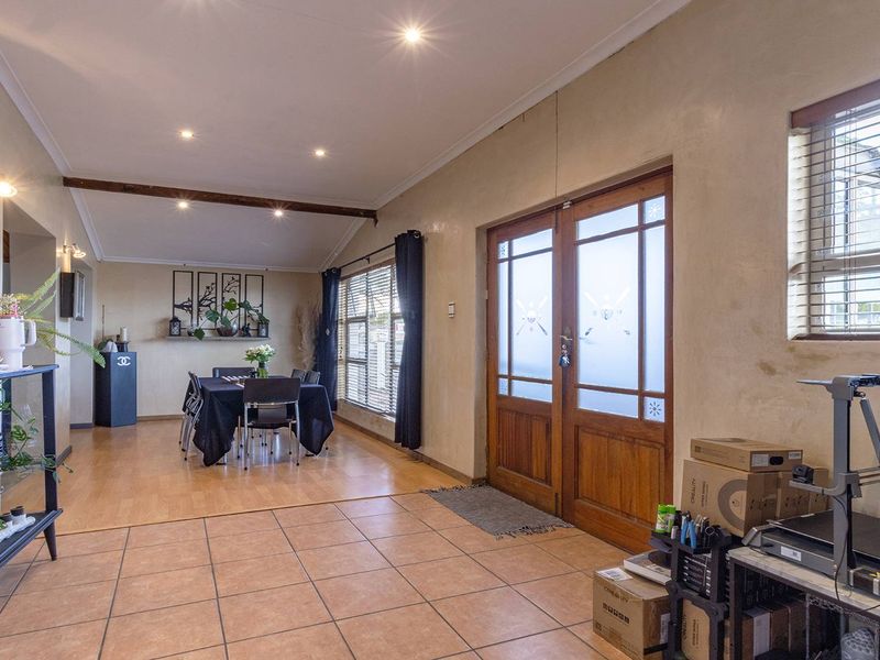 A Beautiful 3-Bedroom Family Home with Space to Grow - Photo 5