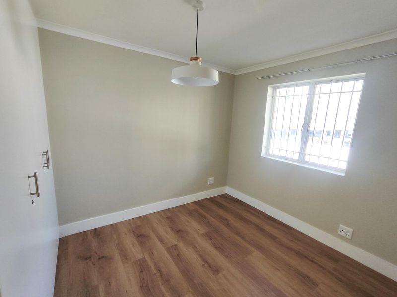 Renovated 2 bedroomed apartment in Claremont Upper - Photo 8