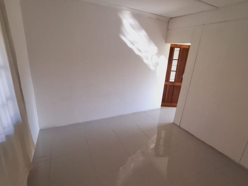 2-Bedroom Rental in Havenside, Chatsworth - Practical Living Space - Photo 3