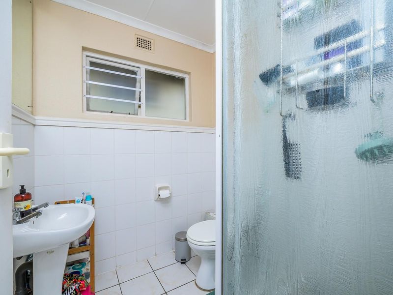 Lock up and go with Sea Views in Prime Durban North! - Photo 10