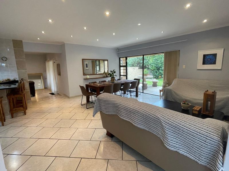 House in Diaz Beach - Photo 3