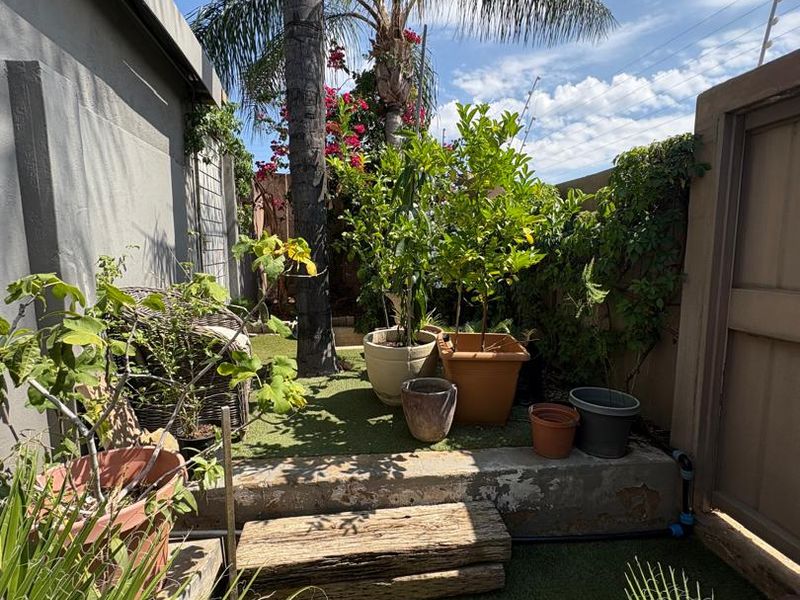 3 Bedroom house with office - Prime Investment Opportunity in Pionierspark! - Photo 7