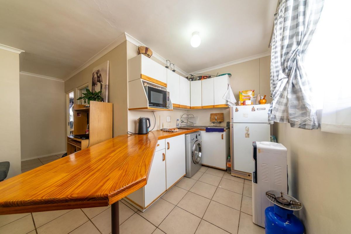 Fully Furnished 2-Bedroom Apartment Near Stellenbosch Campus - Photo 2