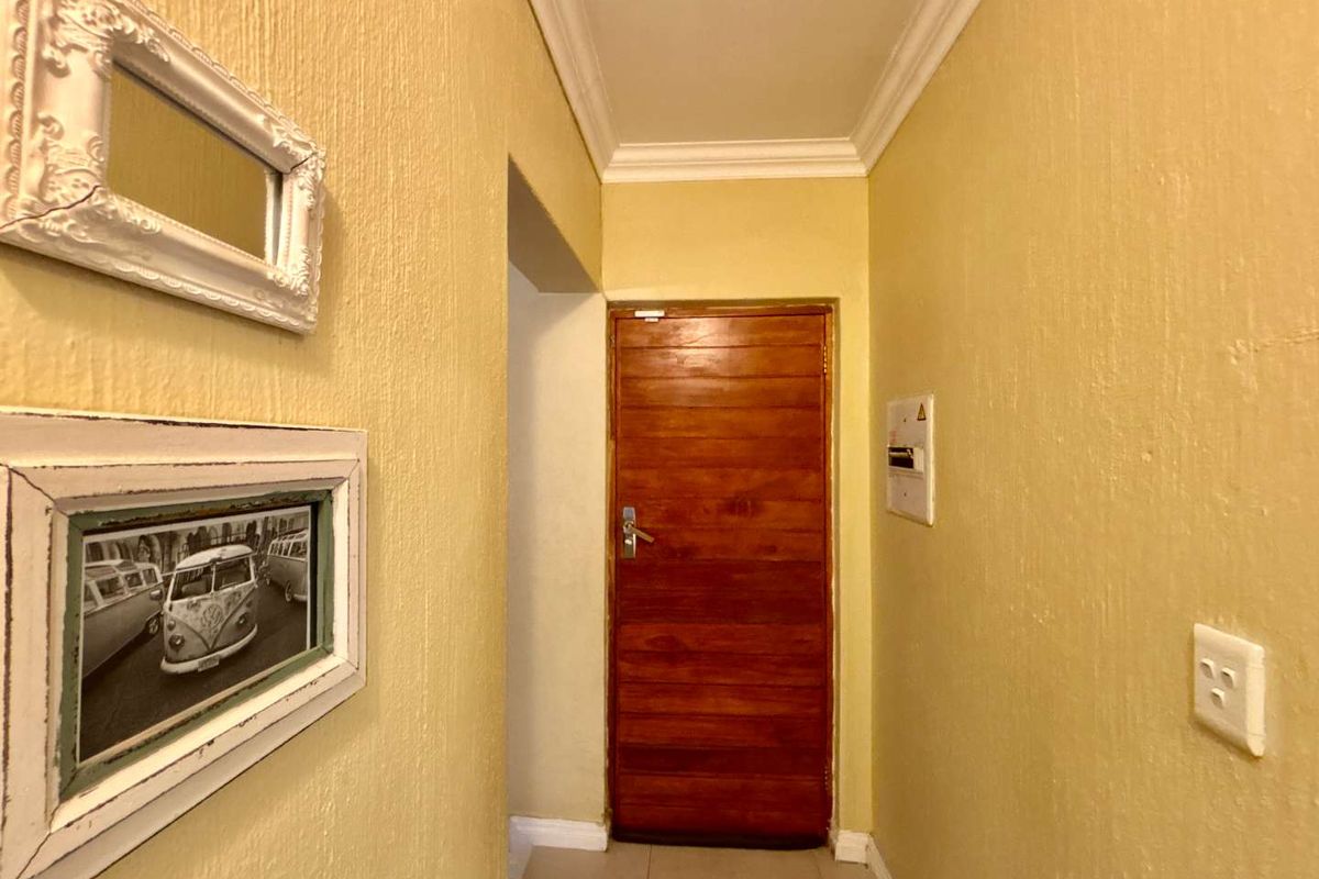 Modern 3 Bed townhouse in the most sought-after complex- Houndstooth - Photo 4