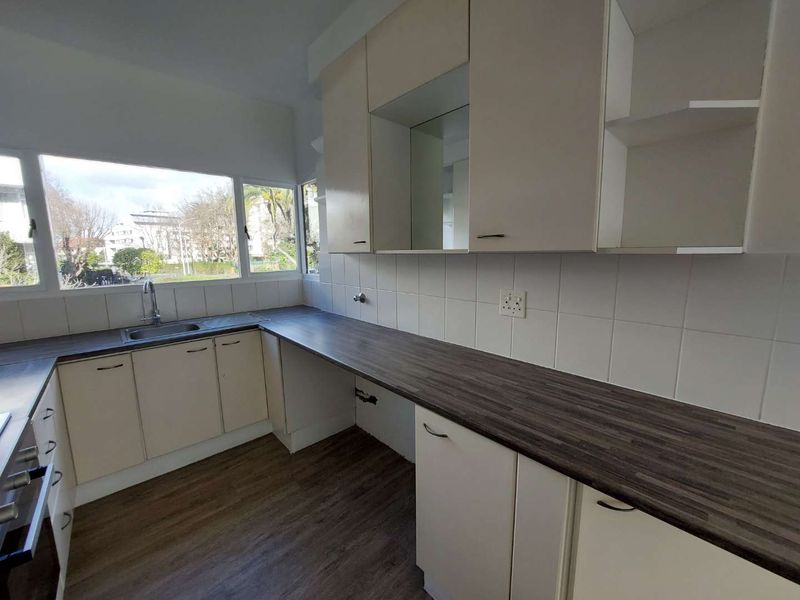Spacious 3-Bedroom Apartment To Rent - Photo 8