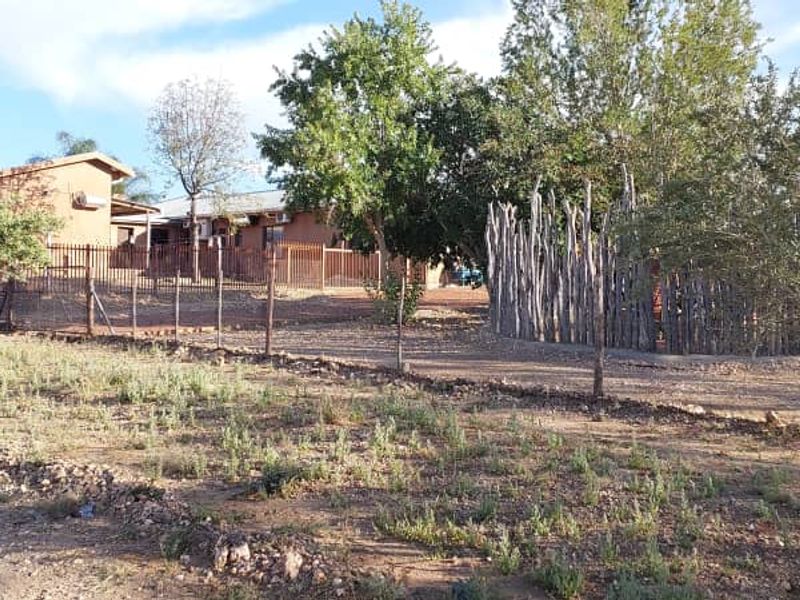 Versatile Property: Industrial, Residential & Office Spaces! - Photo 3