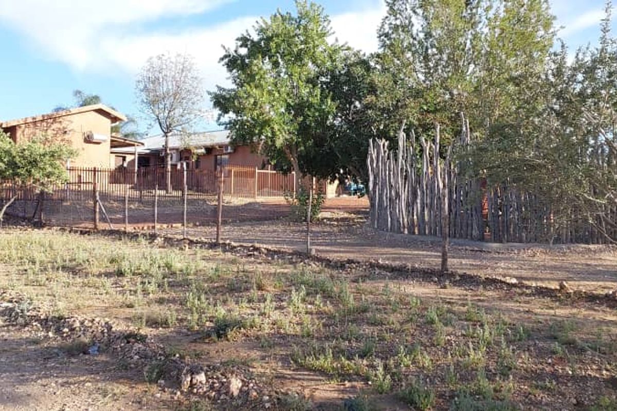 Versatile Property: Industrial, Residential & Office Spaces! - Photo 3