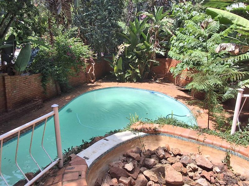 Cul-de-Sac Dream: Large 3-Bed Fixer with Pool & Office - Photo 2