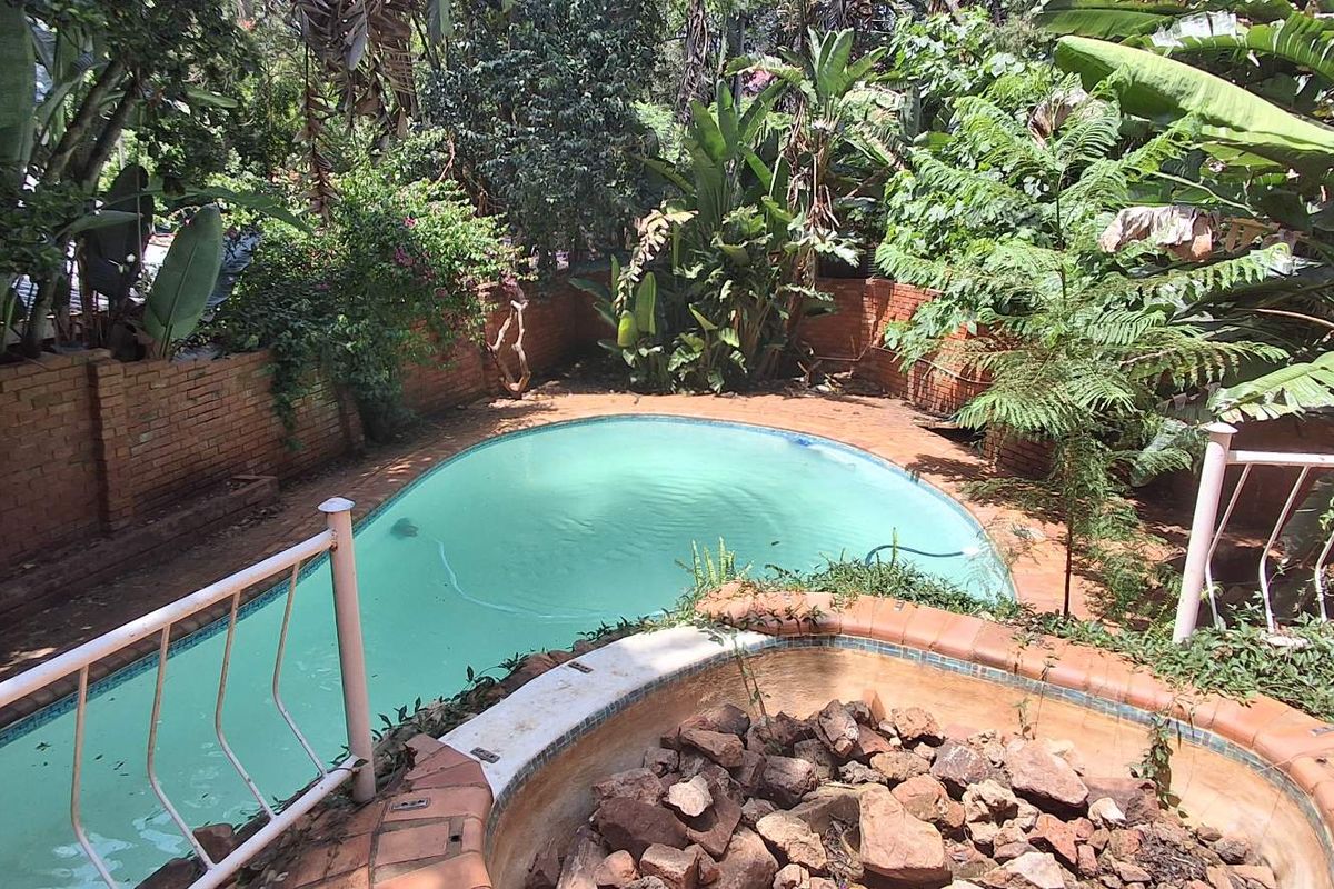 Cul-de-Sac Dream: Large 3-Bed Fixer with Pool & Office - Photo 2