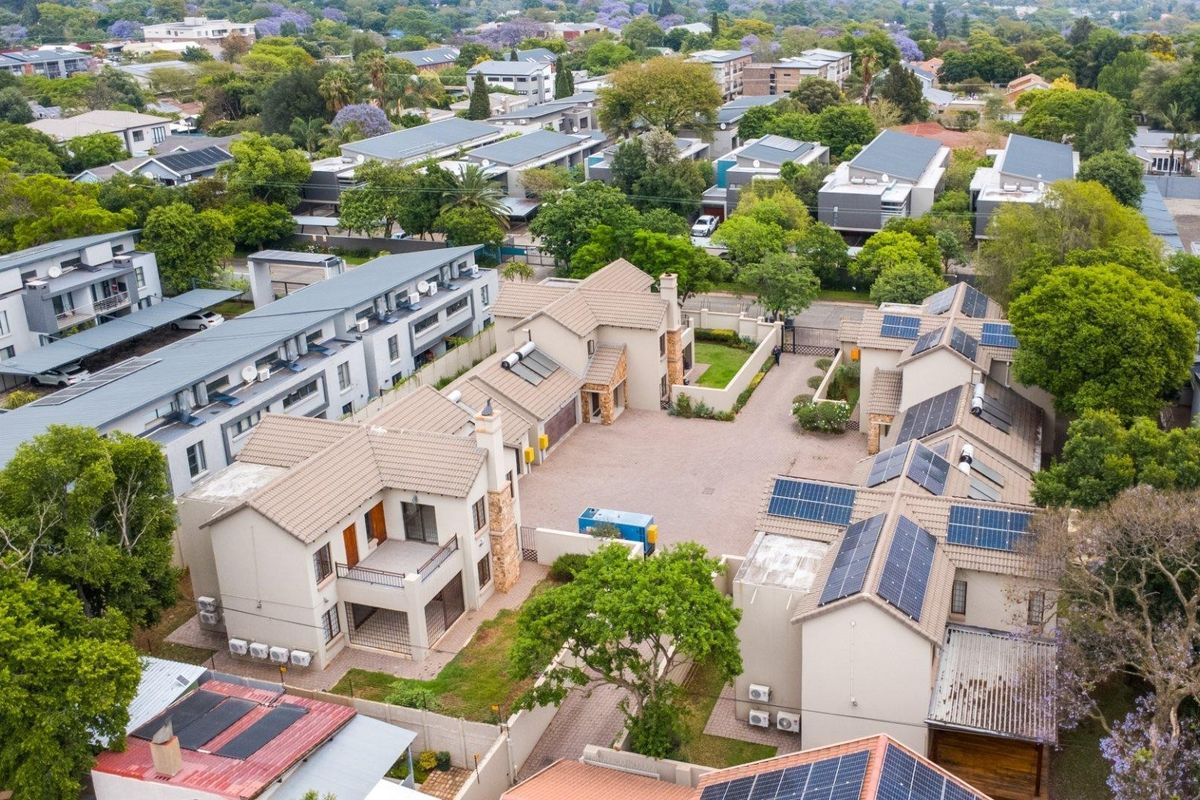 4 Bedroom For Sale , - Photo 4