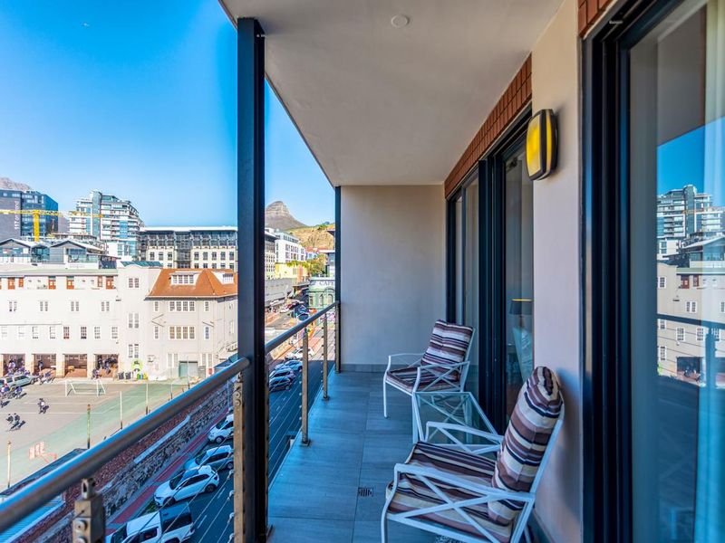 The ever popular Rockwell 2 beds 2 baths Availabe immedtiately. - Photo 2